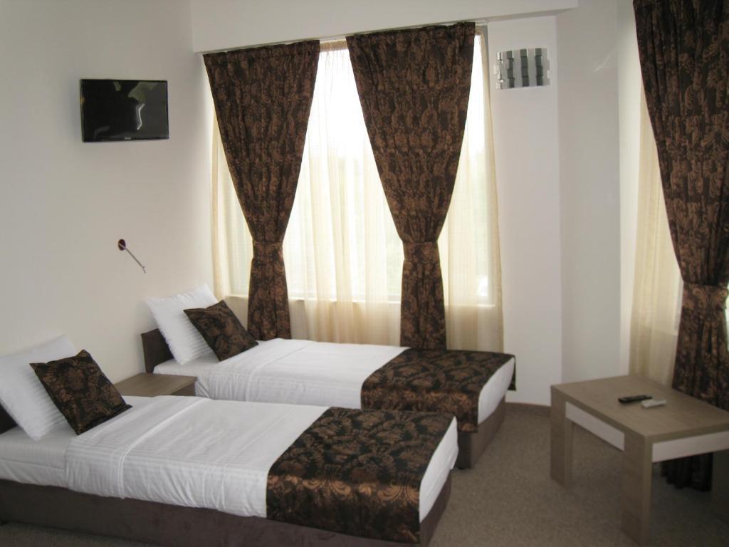 Domus Aparthotel Скопье Экстерьер фото