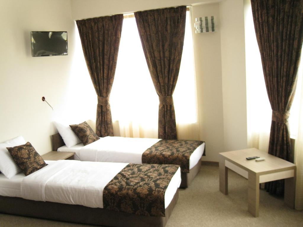 Domus Aparthotel Скопье Экстерьер фото