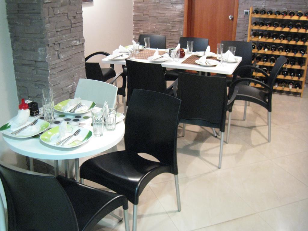 Domus Aparthotel Скопье Экстерьер фото