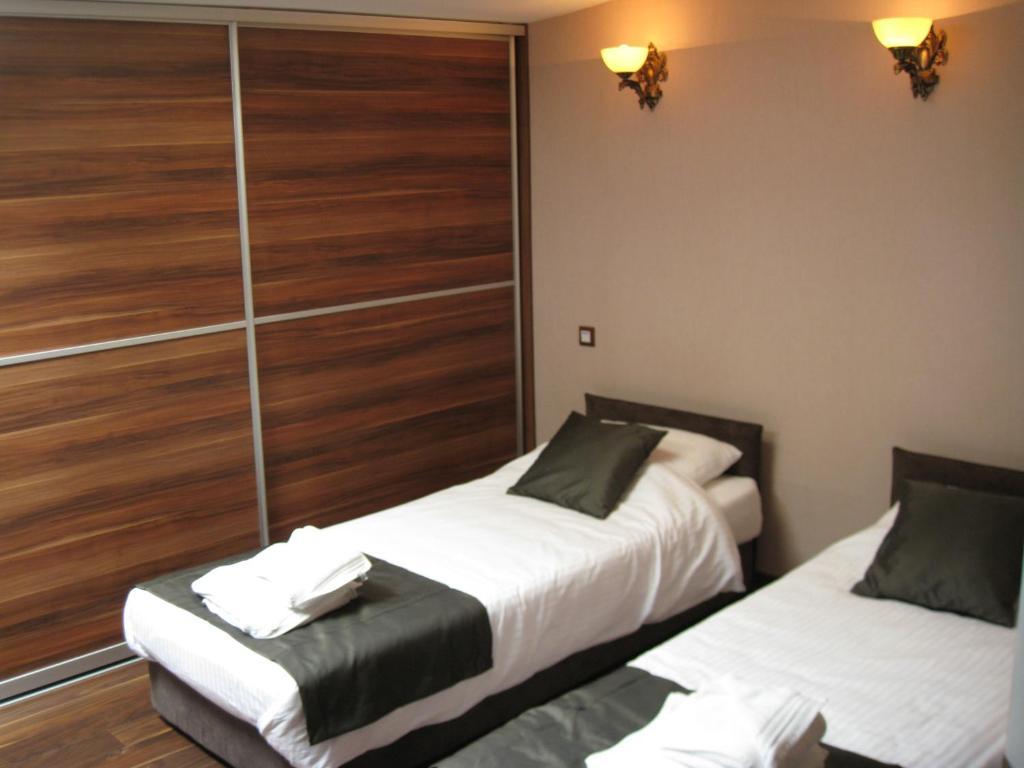 Domus Aparthotel Скопье Экстерьер фото