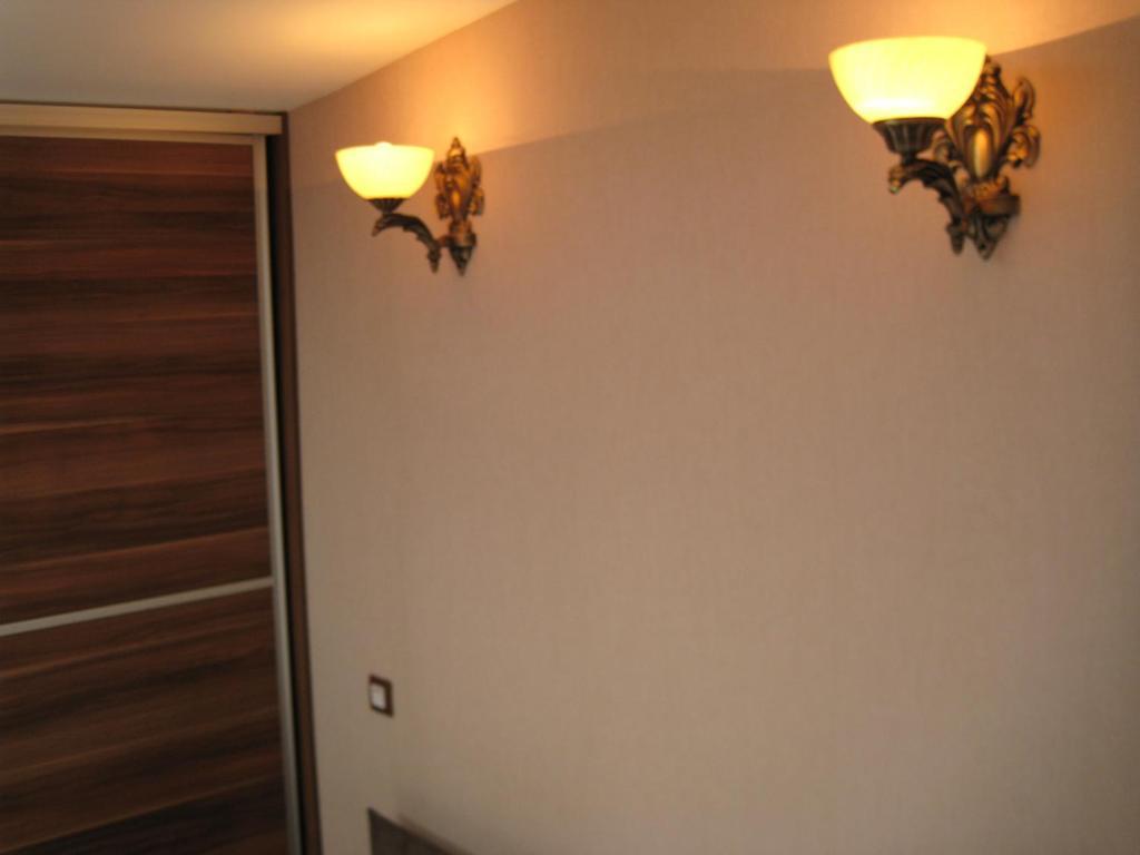 Domus Aparthotel Скопье Экстерьер фото