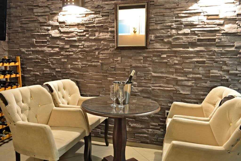 Domus Aparthotel Скопье Экстерьер фото